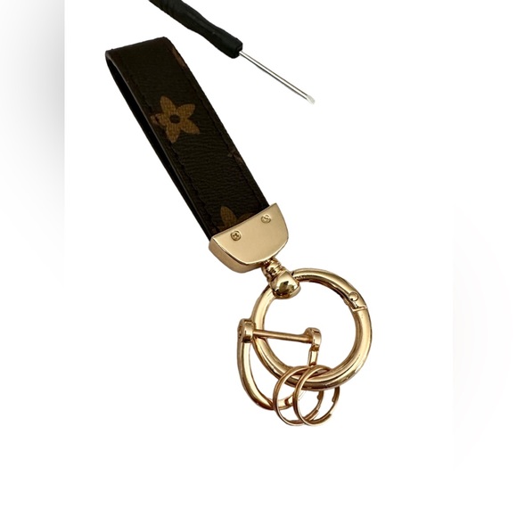 BNIB Unbranded upscale designer keychain - Picture 3 of 13